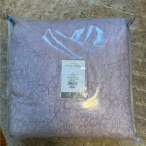 NWT Threshold Full/Queen Quilt